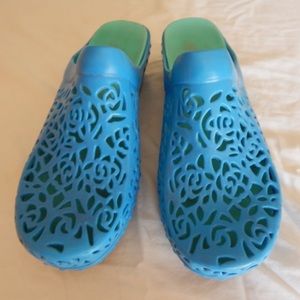Dansko Pippa Size 9 Clogs Blue